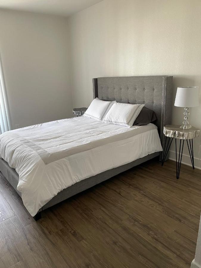 Villa Marina - Modern & Immaculate, Spacious, Gated Condo With Fireplace Pool, Gym, 2 Master Bedrooms Los Angeles Exteriör bild